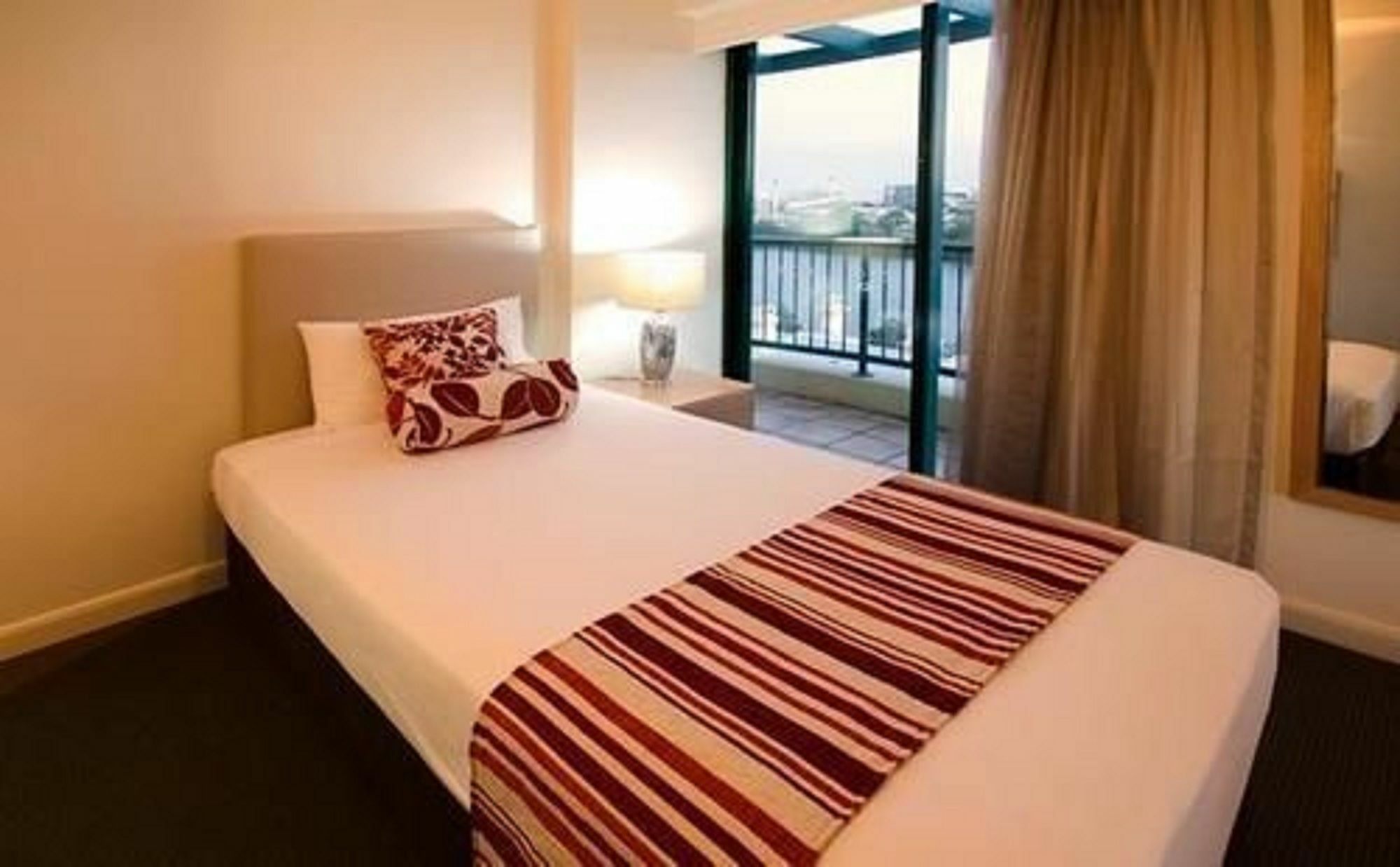 Central Cosmo Apartment Hotel Brisbane Extérieur photo